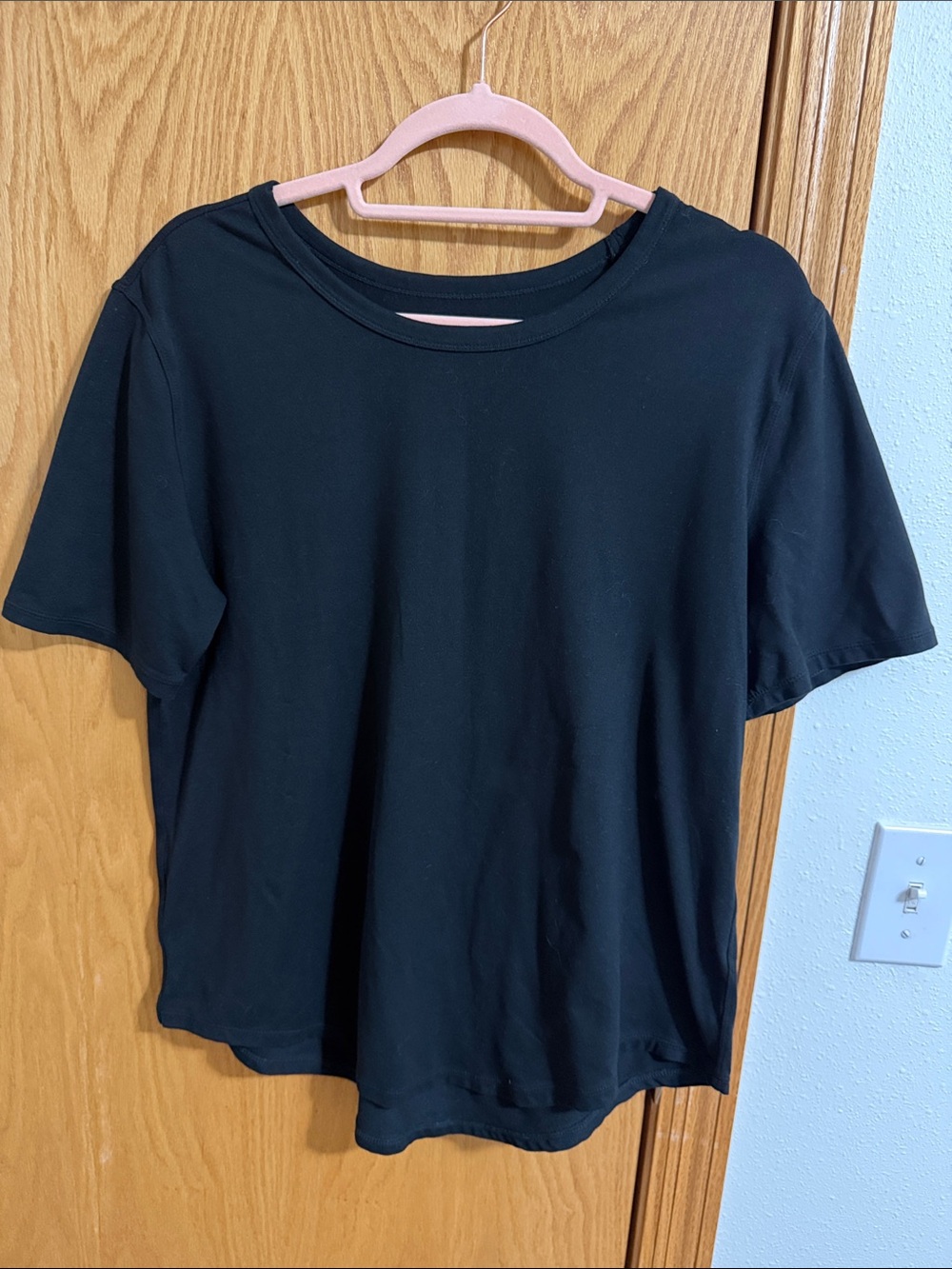 🫶🏼3 for $12!!🫶🏼Everyday Black Short-Sleeve Crew Tee